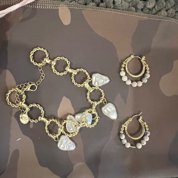 Jules Smith Gold Bracelet with Pearl Accents and earrings. NWOT - Picture 1 of 5